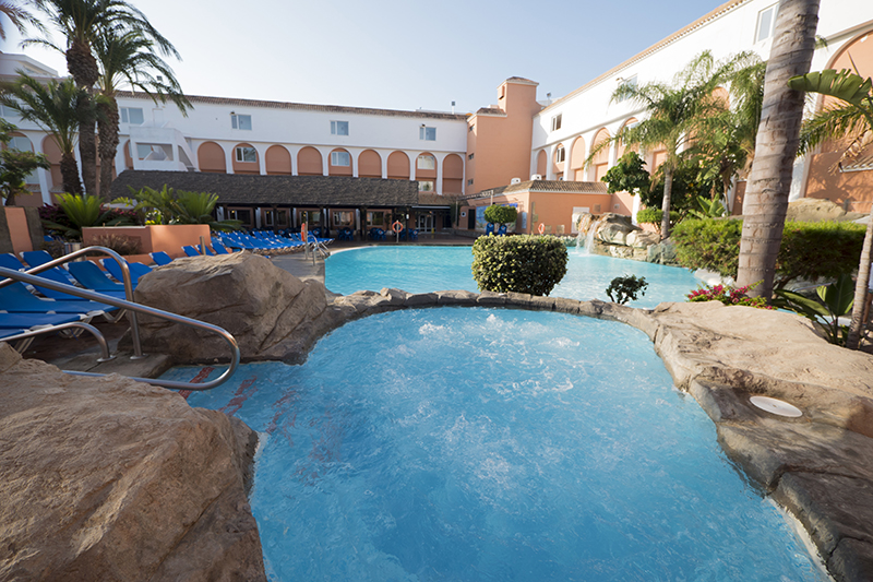 055_alta_dhroquetas Jacuzzi exterior.jpg